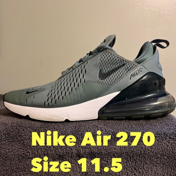 Other - Nike Air 270